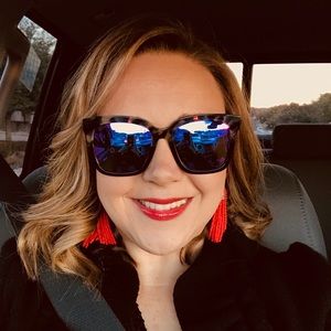 Meet your Posher, Elizabeth